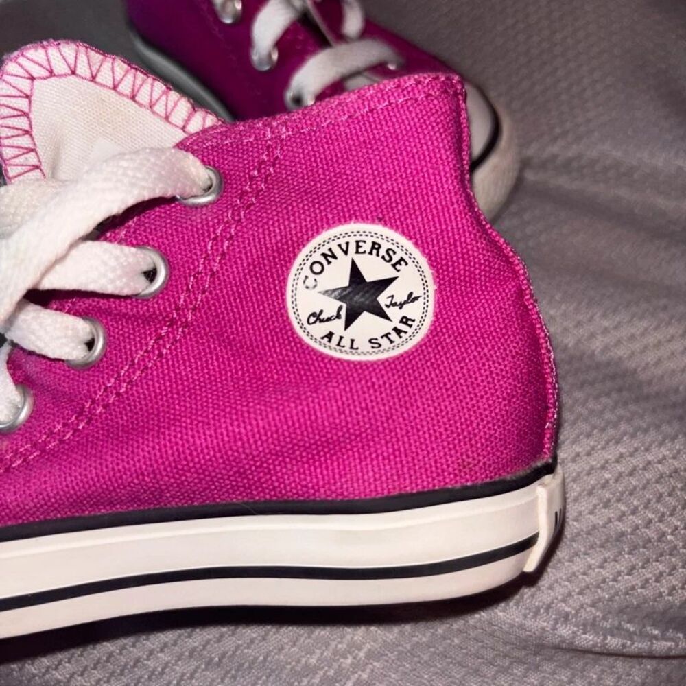 Magenta toddler girl Converse All Star high top sneakers - Picture 4 of 7